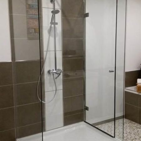 3-seitige Dusche