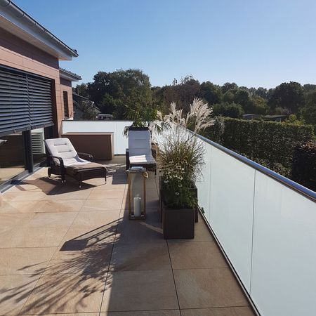 Ganzglas-Balkongeländer matt