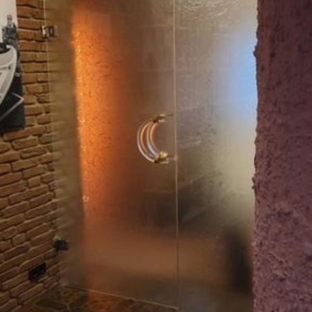 Windfangtür: Glas Uadi mit MWE Agitus Beschlägen