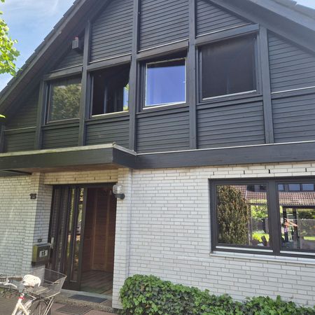 Neu! Umglasung! Komplette Gebäude auf Isolierglas Ug 1,0 Wärmeschutzglas umgeglast! Fenster instandgesetzt und Fenster mit Wetterschenkel aufgerüstet.